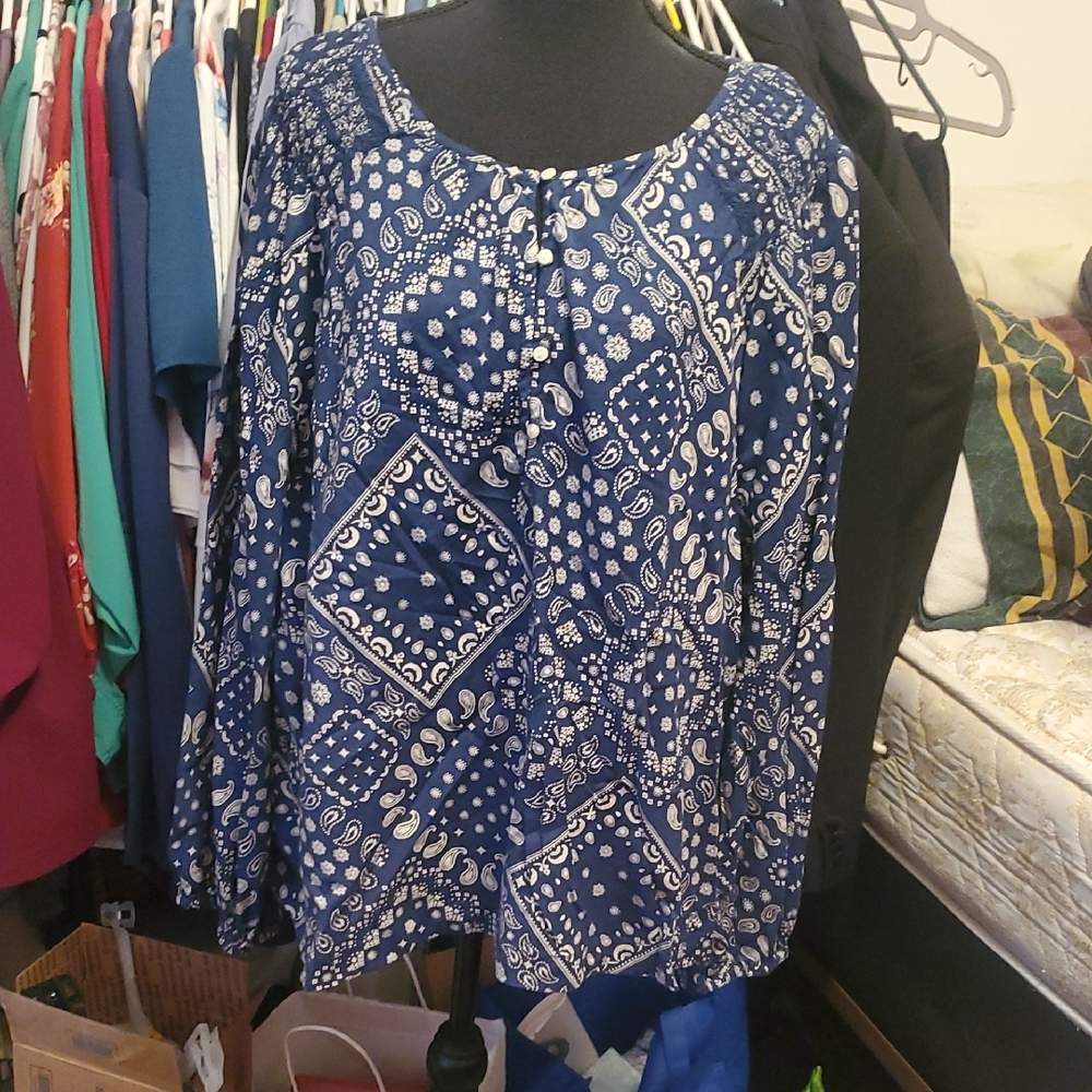 Old Navy Women's Navy Blue Patterned Blouse